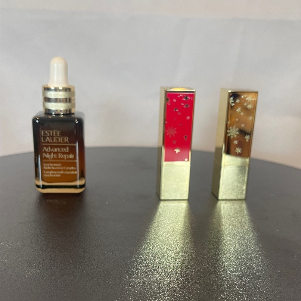 Estee Lauder Revitalizing Supreme+ Moisturizer - Gold and Brown - Picture 8 of 11